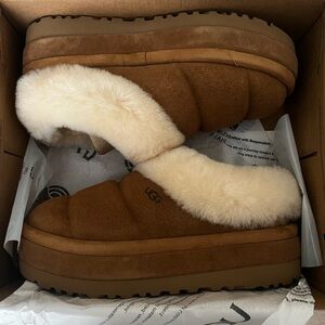 AUTHENTIC UGG Tazzlita slides